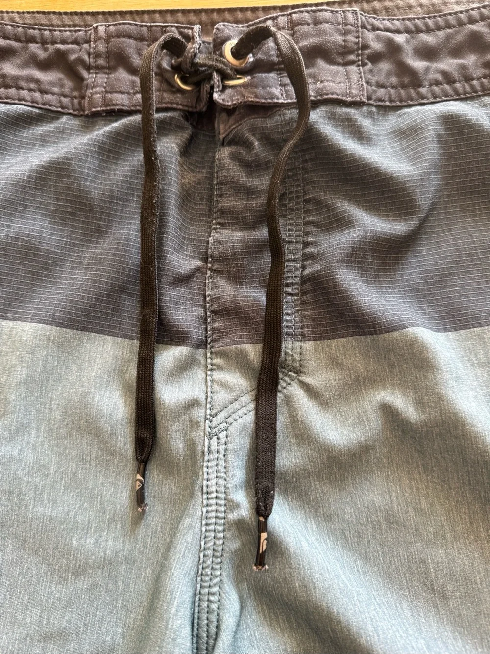 Quiksilver Men’s Dark Blue and Light Blue Striped Board Shorts Size 33